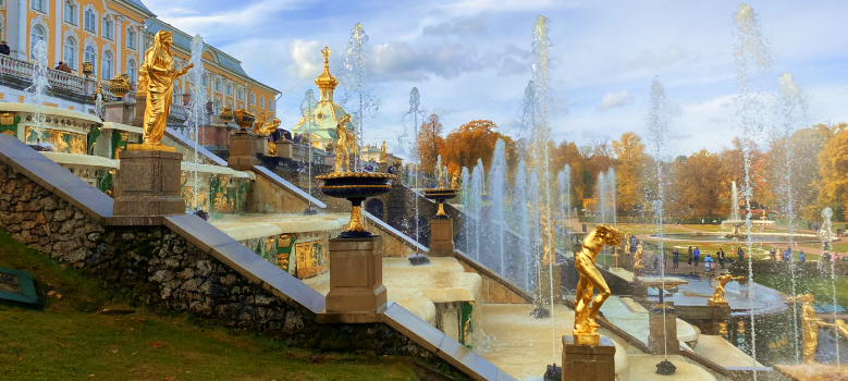 Туры на Осенний праздник фонтанов в Петергофе со скидкой
