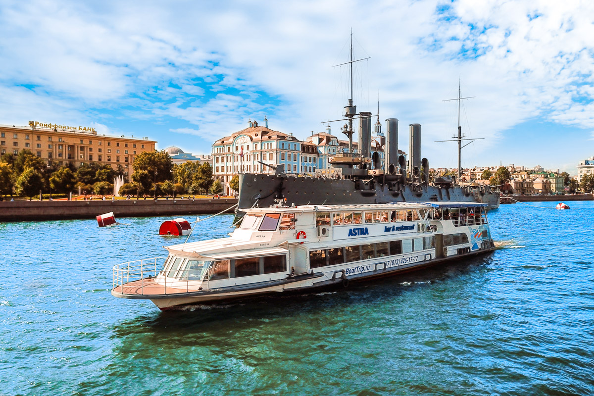 Ужин-круиз на теплоходе по Парадной Неве - Невские Сезоны | Туроператор ...